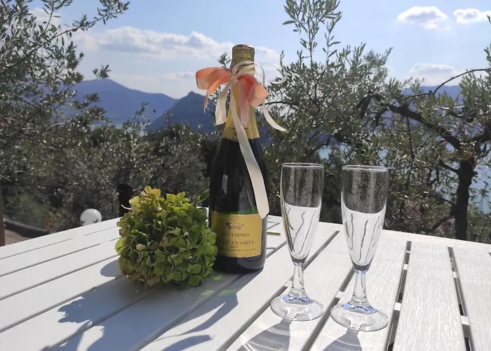 Casadolcelago Con Giardino Vista Private Parking *