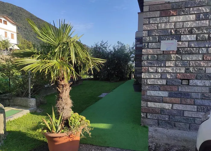 Casadolcelago Con Giardino Vista Private Parking